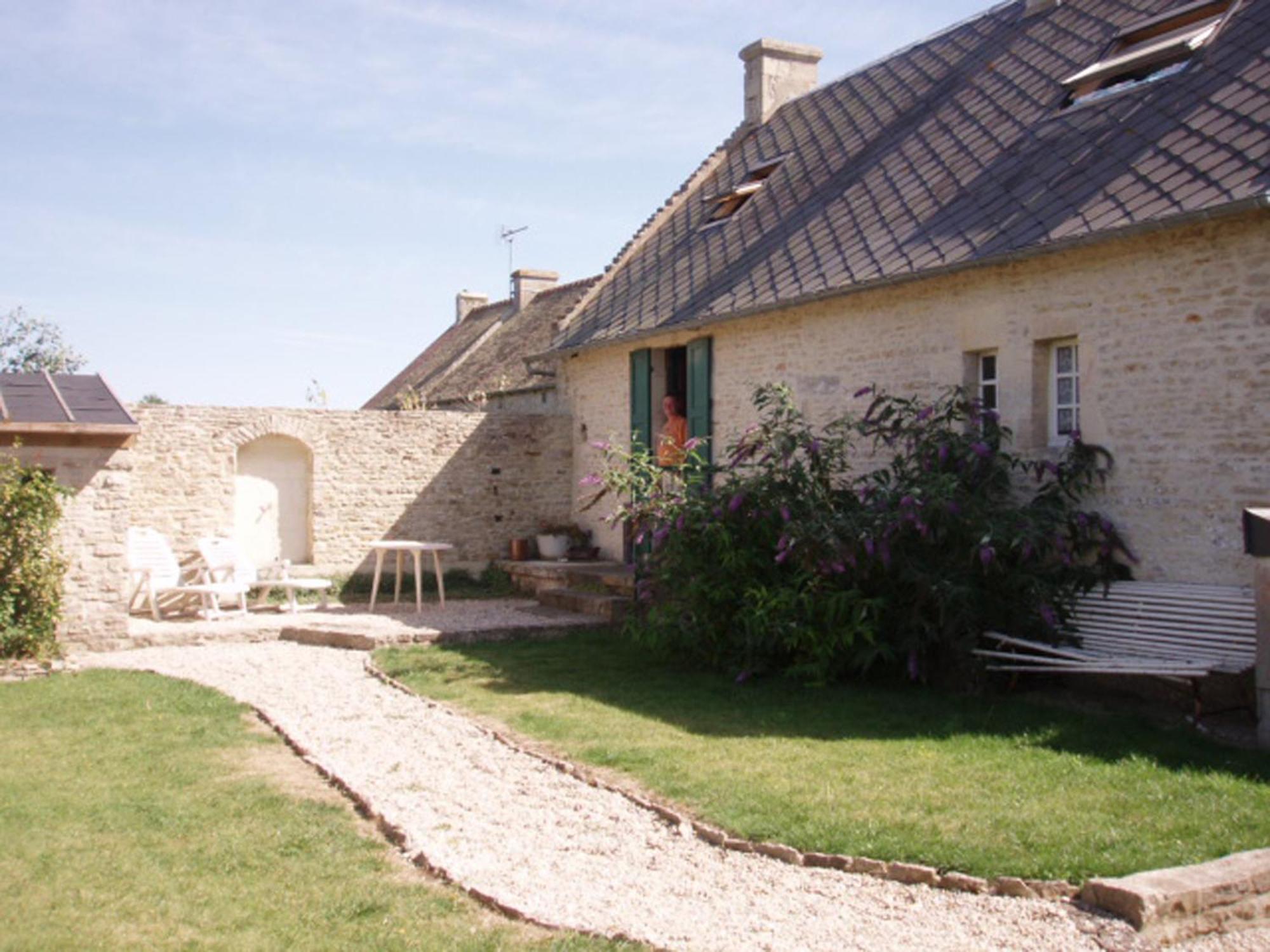 Meuvaines Chambres Et Tables D'Hotes A L'Auberge Touristique מראה חיצוני תמונה