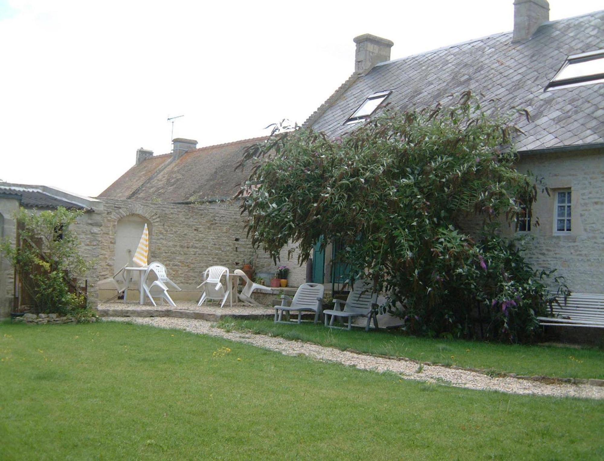Meuvaines Chambres Et Tables D'Hotes A L'Auberge Touristique מראה חיצוני תמונה