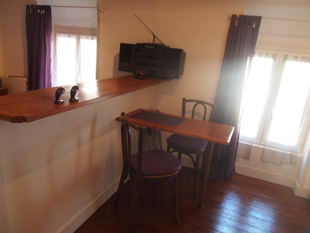 Meuvaines Chambres Et Tables D'Hotes A L'Auberge Touristique מראה חיצוני תמונה