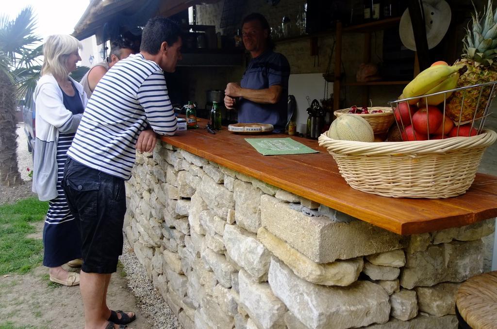 Meuvaines Chambres Et Tables D'Hotes A L'Auberge Touristique מראה חיצוני תמונה