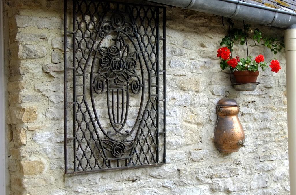 Meuvaines Chambres Et Tables D'Hotes A L'Auberge Touristique מראה חיצוני תמונה