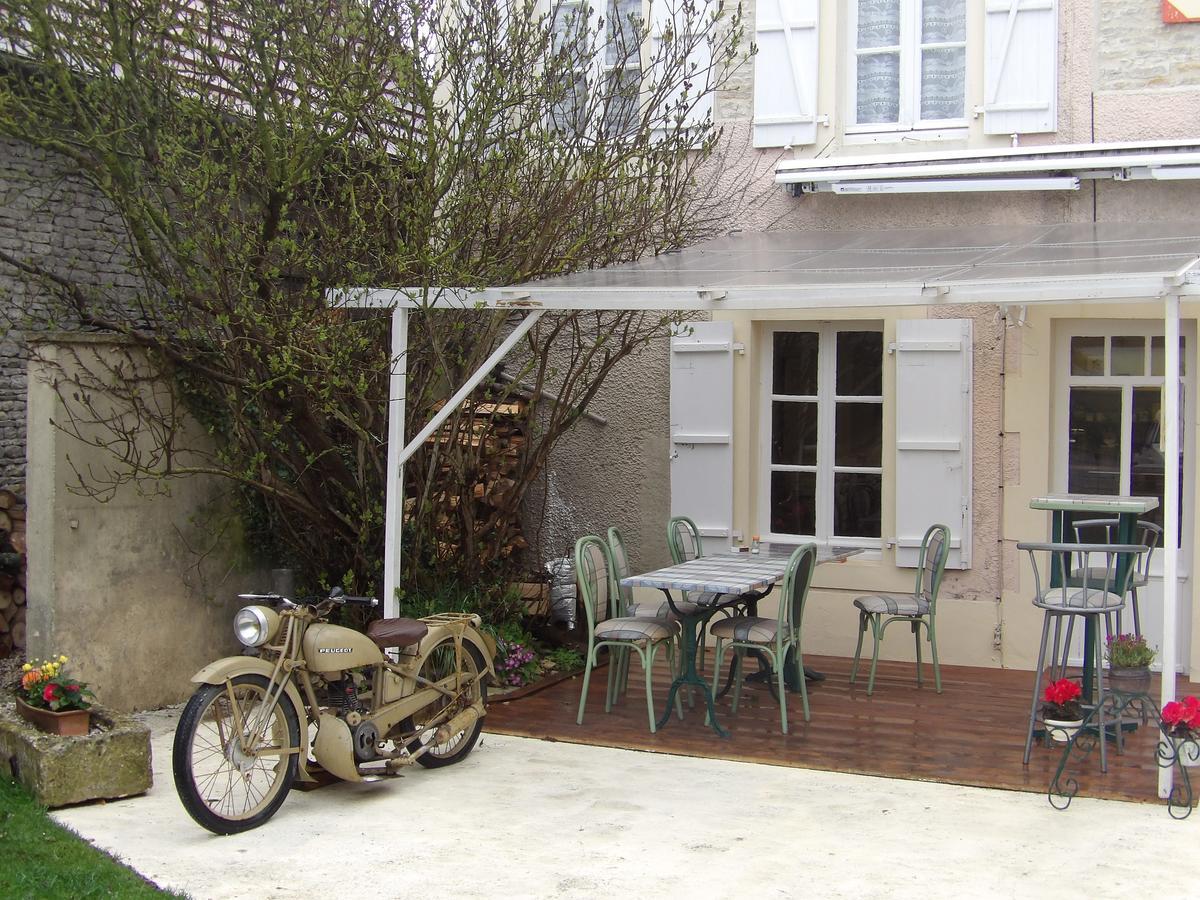Meuvaines Chambres Et Tables D'Hotes A L'Auberge Touristique מראה חיצוני תמונה