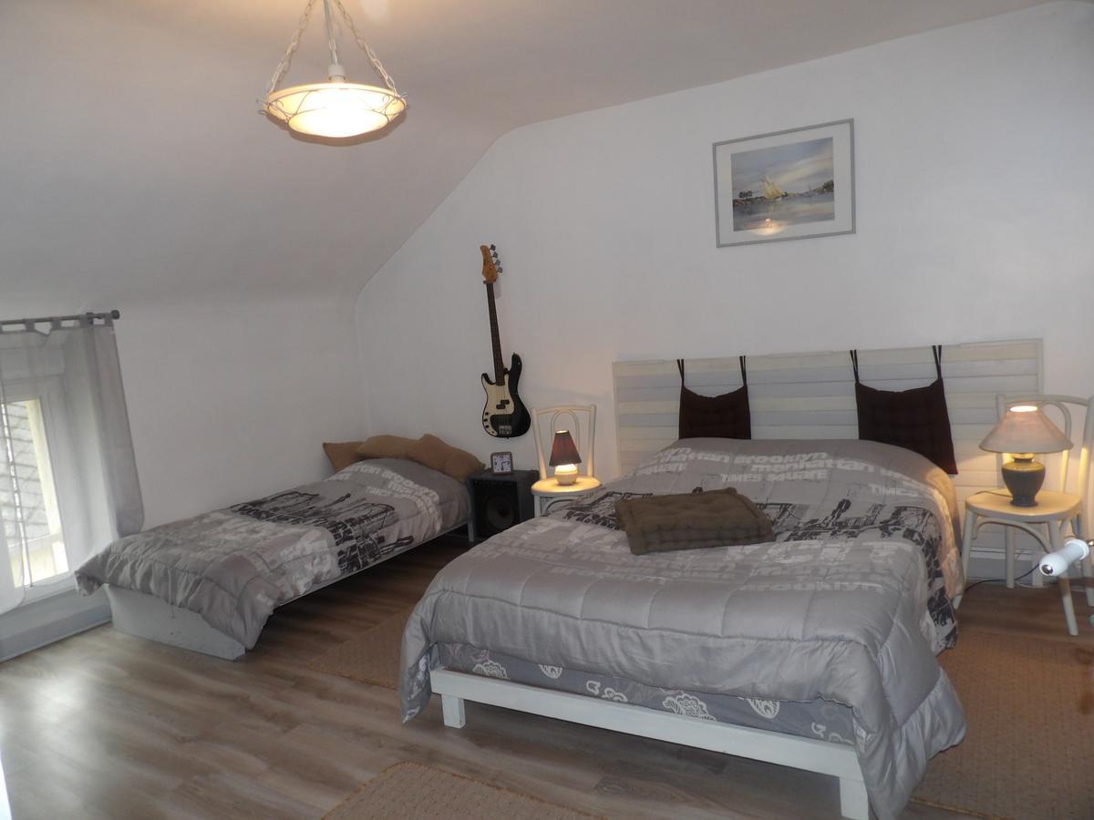 Meuvaines Chambres Et Tables D'Hotes A L'Auberge Touristique מראה חיצוני תמונה