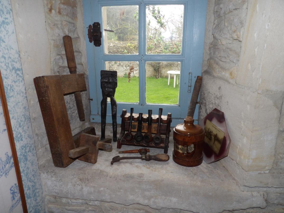 Meuvaines Chambres Et Tables D'Hotes A L'Auberge Touristique מראה חיצוני תמונה